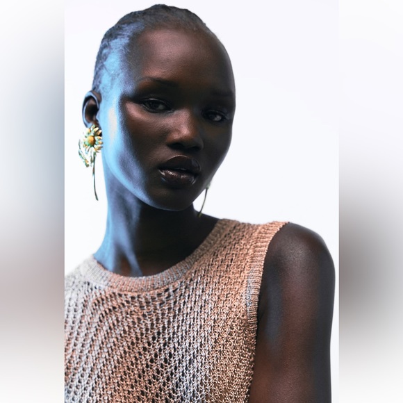 Zara DAISY EARRINGS. Golden. New with Tags. - Picture 2 of 6